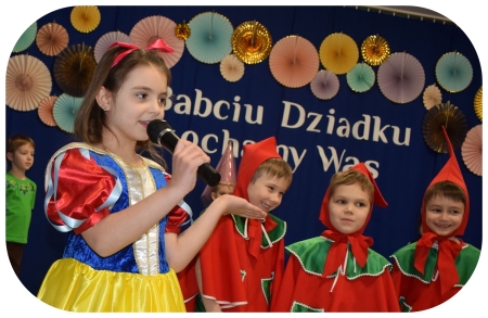 Bajkowy Dzień Babci i Dziadka w gr. Sówki